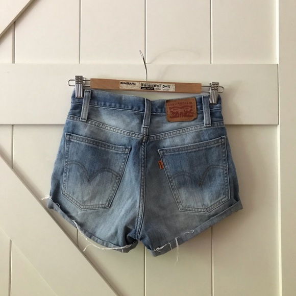 Levi’s shorts - Picture 2 of 2